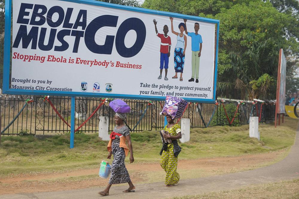 Ebola-ilmoitustaulu Liberiassa
