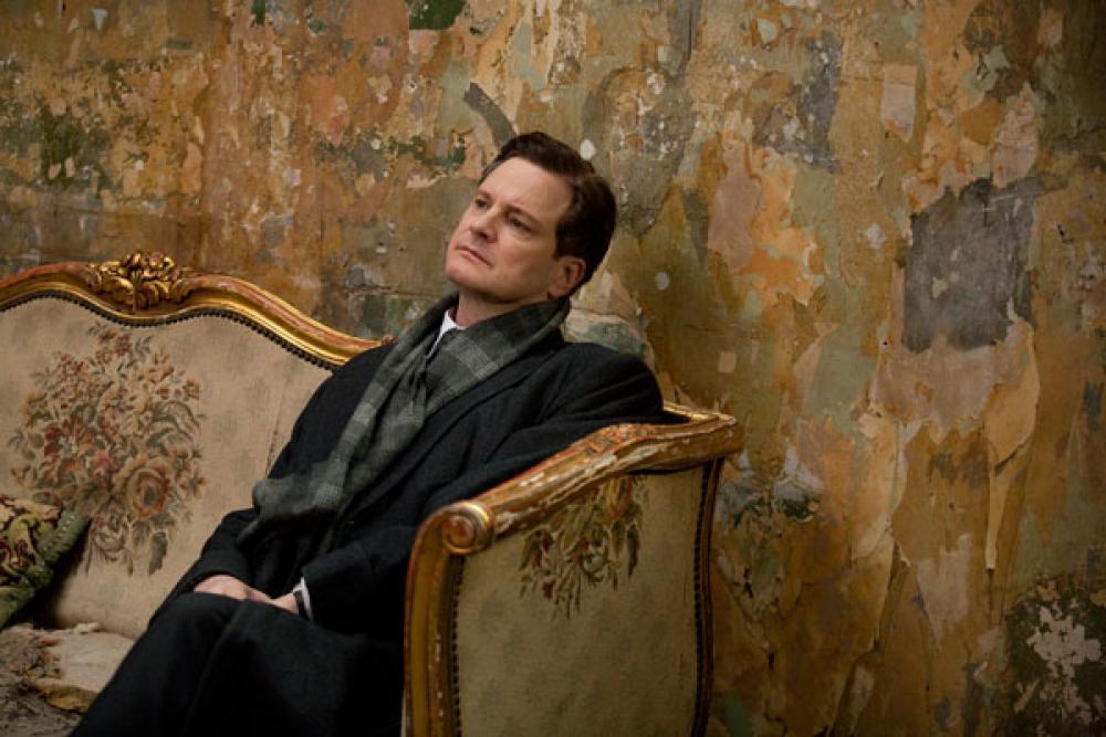 Colin Firth elokuvassa Kuninkaan puhe.