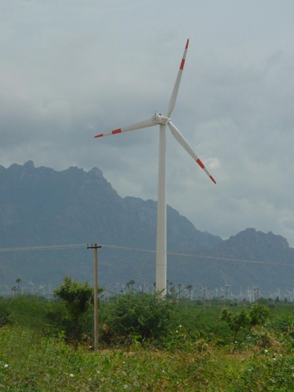 Tuulivoimala Intian Karnatakassa.