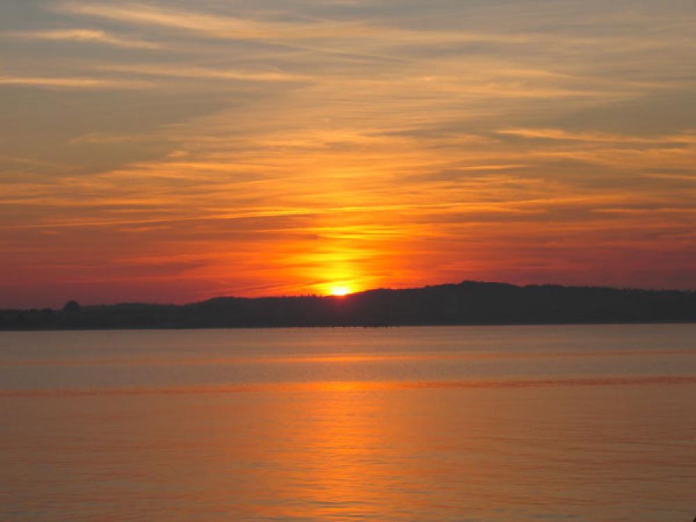 Auringonlasku Itämerellä.